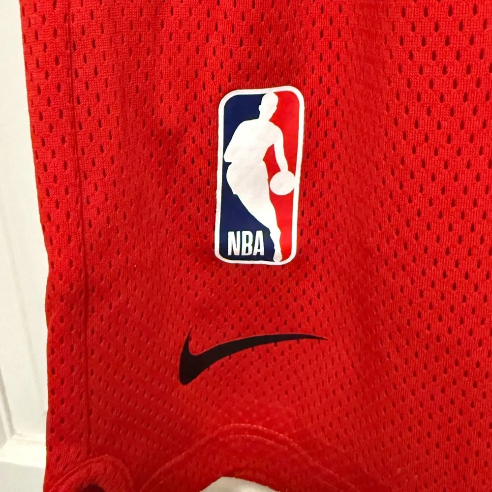 NWT NBA Nike Men’s L Red Atlanta Hawks Basketball Shorts